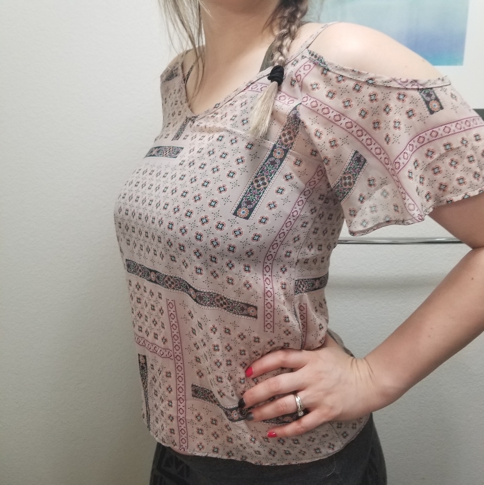 Fio Fio Sheer Top: Floral Pattern